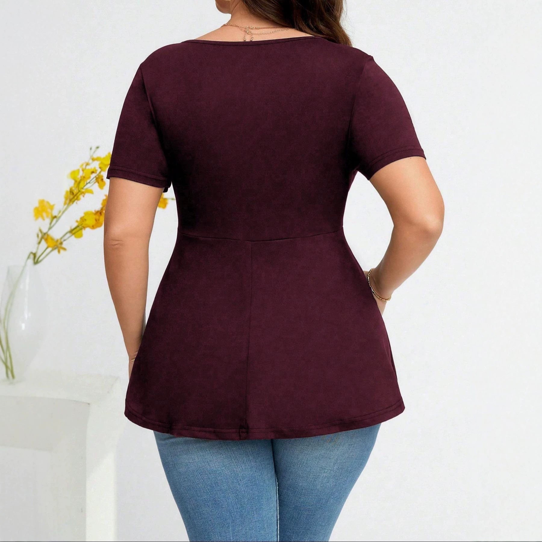 Elegantes V-Neck Top mit Schnallendetail