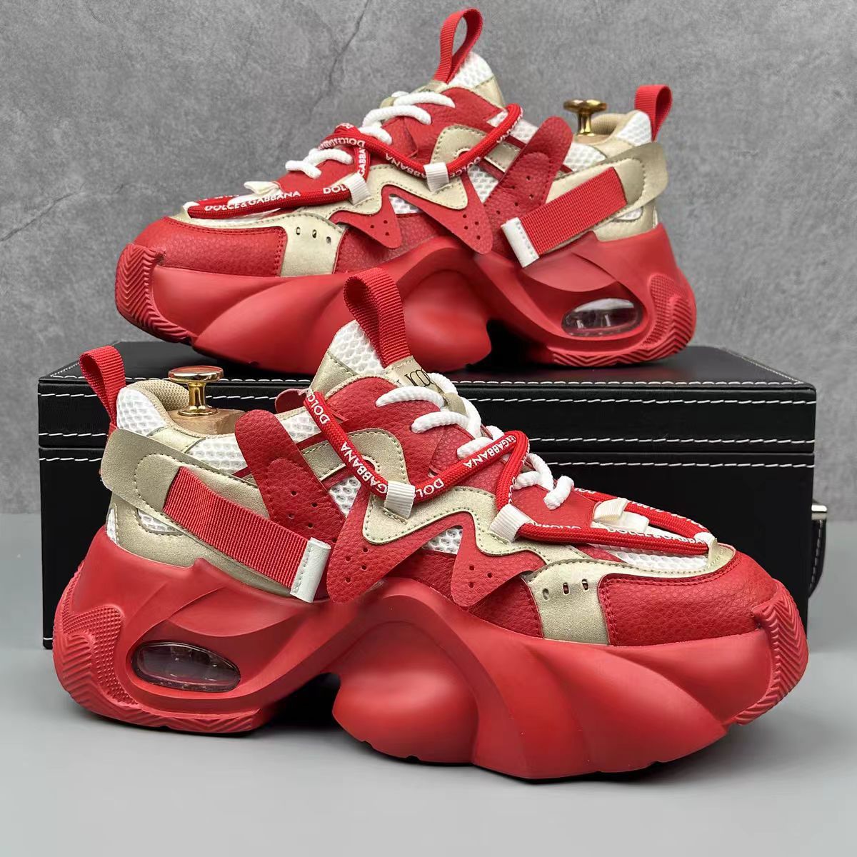 Herren Sneaker mit atmungsaktivem Mesh und Plateausohle
