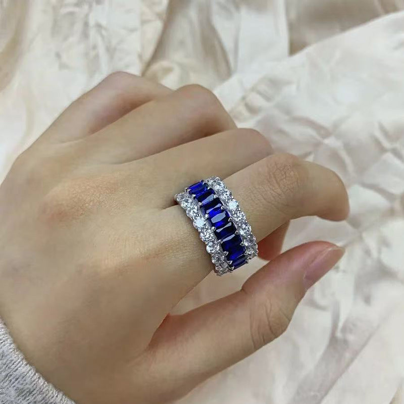 Damenring mit Zirkonia, Geometrisch