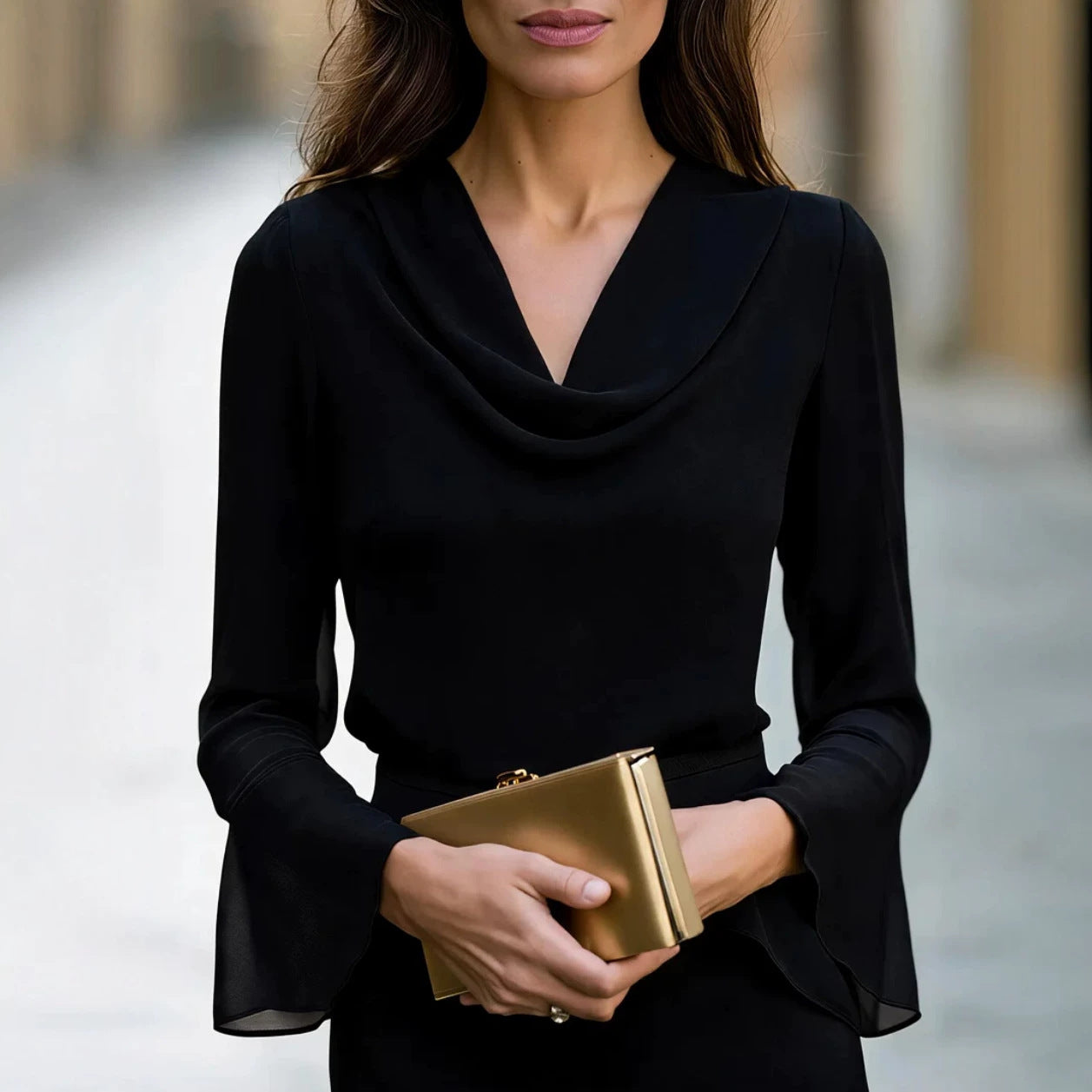Damen V-Neck Top mit Rüschen und ausgestellten Ärmeln