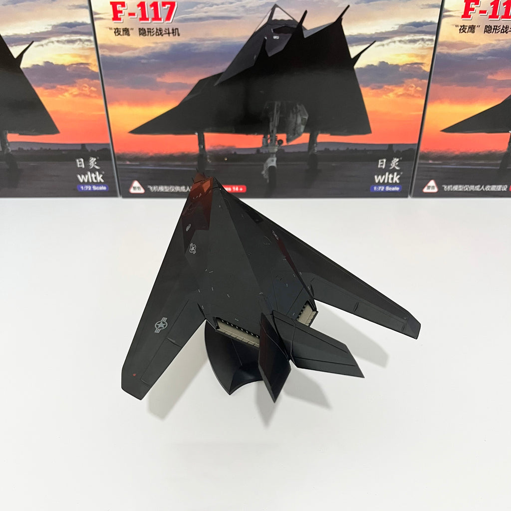 Militär-Flugzeugmodell aus Metall – Bild 4 | LuxeStyle