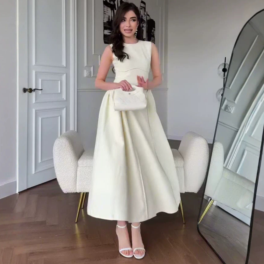 Elegantes A-Linien Kleid mit weiter Saum