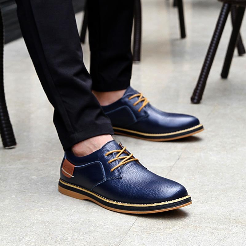 Grosse Herren Lederschuhe im britischen Stil