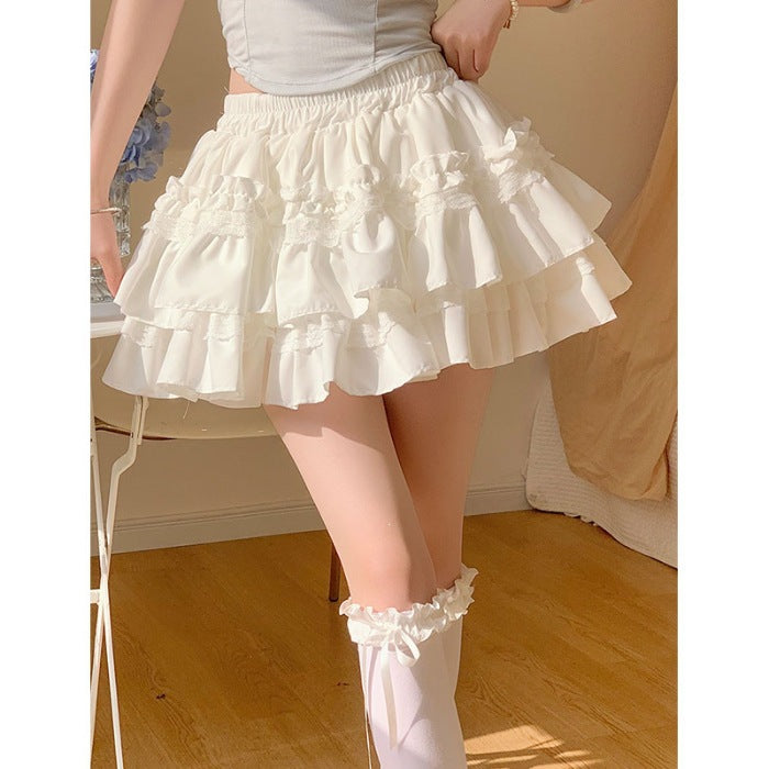 Kurzes Ballkleid mit Spitze