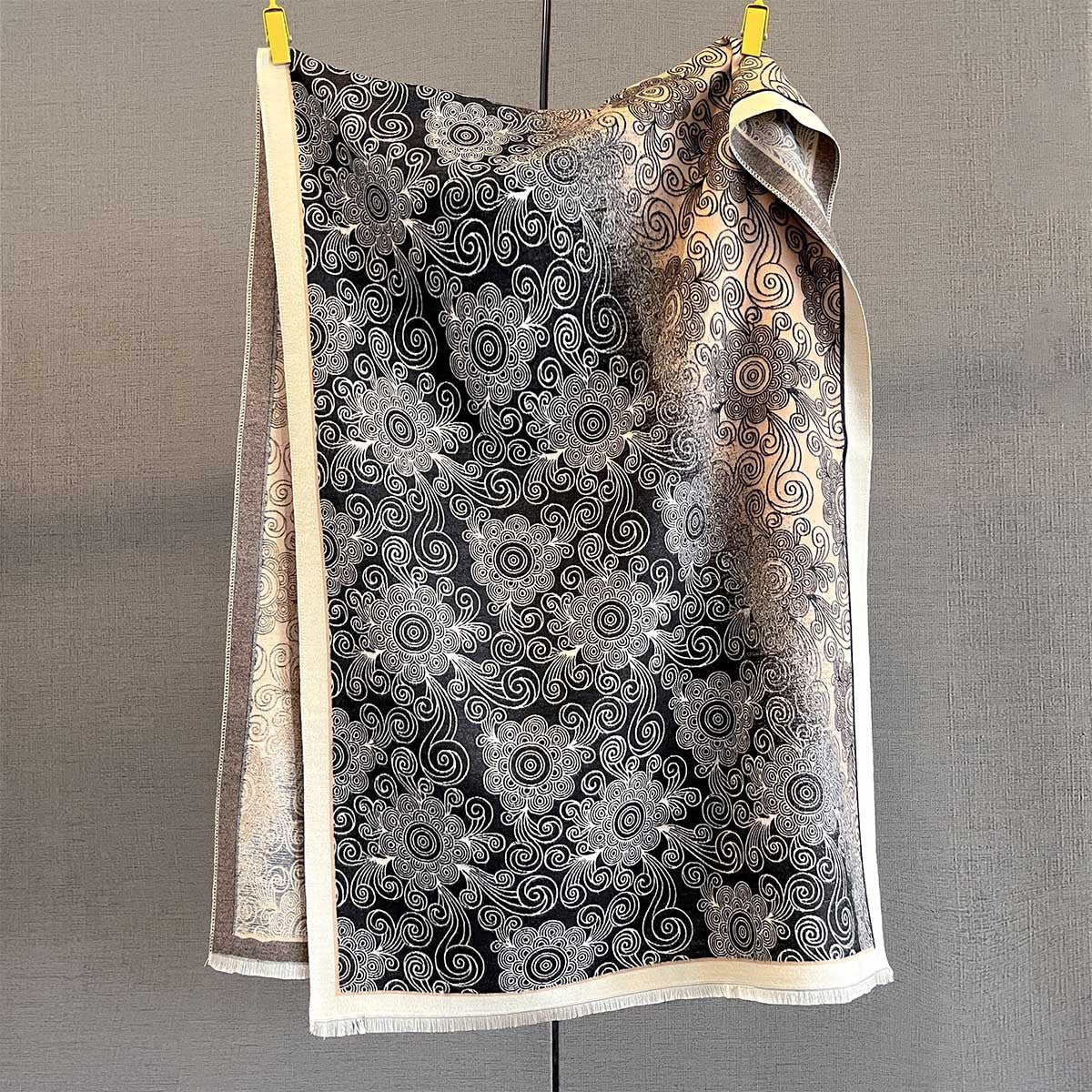 Patchwork Halstuch mit Vintage-Print – Bild 6 | LuxeStyle