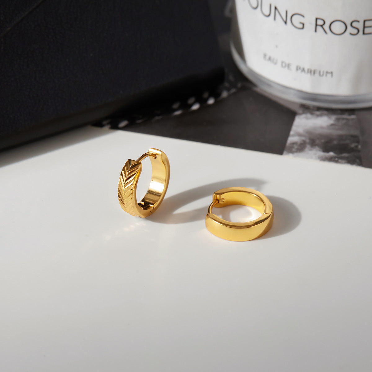 Minimalistische geometrische Ohrstecker aus Edelstahl | LuxeStyle