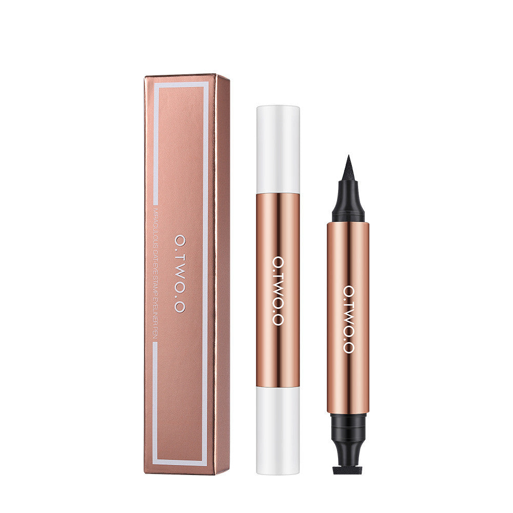 Wischfester Eyeliner – Bild 5 | LuxeStyle