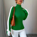 Eng anliegender Rollkragenpullover