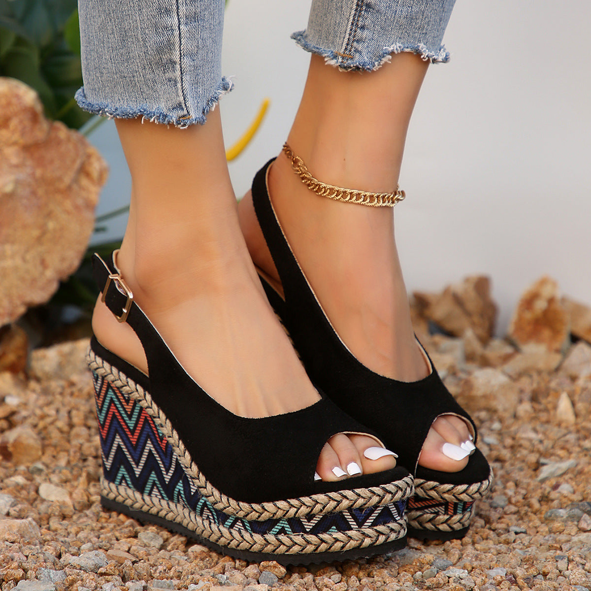 Keilabsatz Sandalen im Römer-Stil – Bild 2 | LuxeStyle