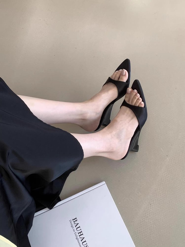 Französische Sommer-Sandalen mit Keilabsatz
