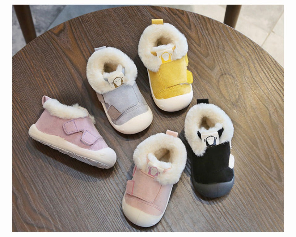 Velours-Schuhe für Kleinkinder – Bild 12 | LuxeStyle