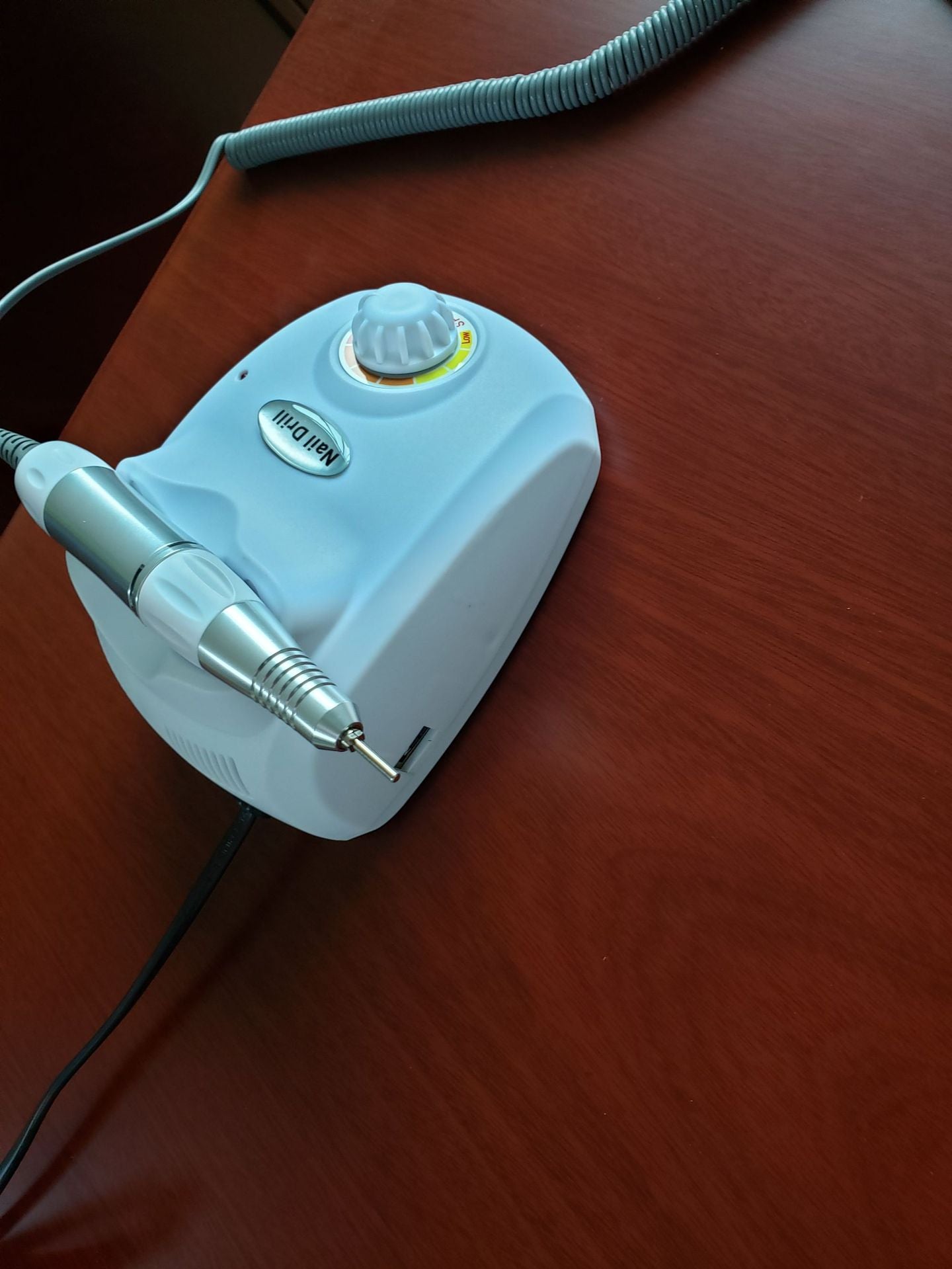 Nagelpoliermaschine