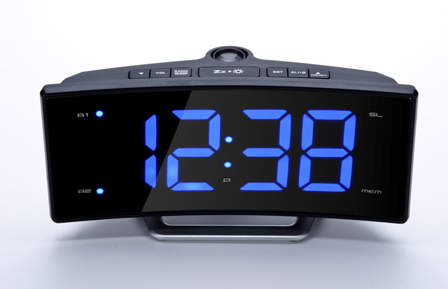 Projektionswecker mit gebogenem Spiegeldisplay | LuxeStyle
