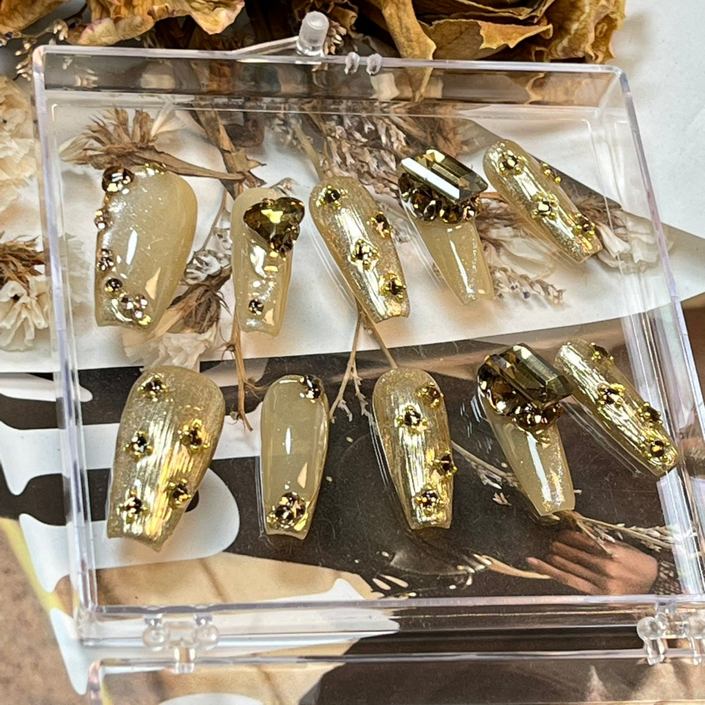 Handgemachte Strass-Nagelsticker – Bild 10 | LuxeStyle