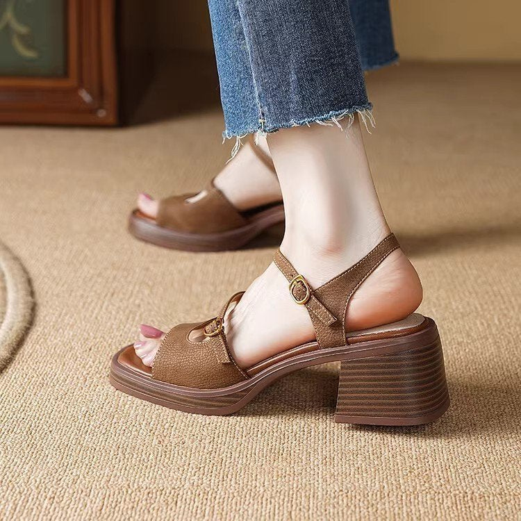 Milchweisse Retro-Sandalen – Bild 2 | LuxeStyle
