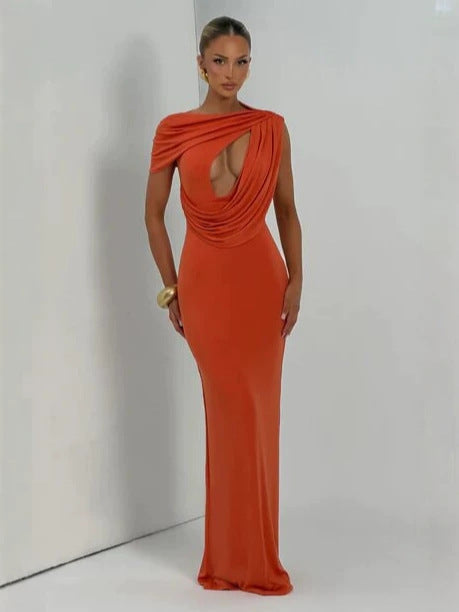 Elegantes, figurbetontes Abendkleid mit Drapierungen