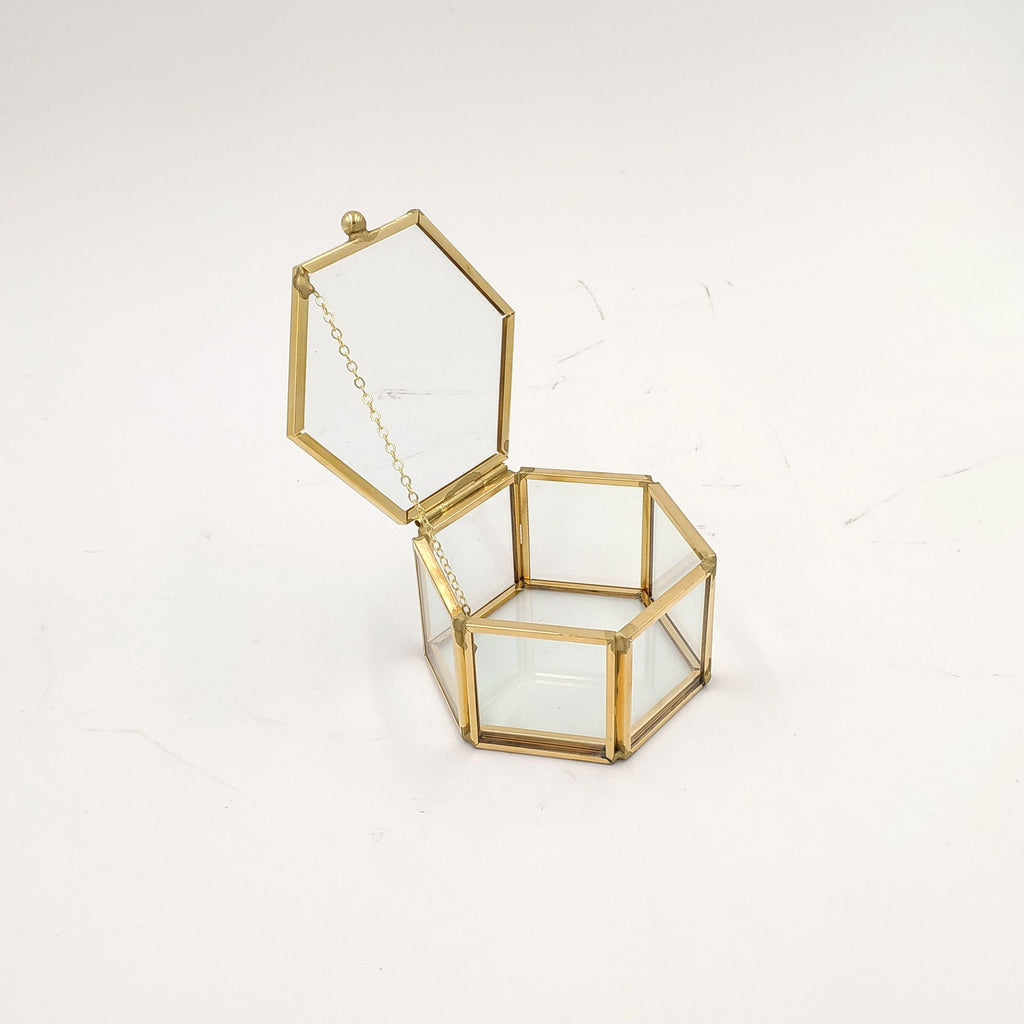 Hexagonale Glasbox für Schmuck und Ringe – Bild 4 | LuxeStyle