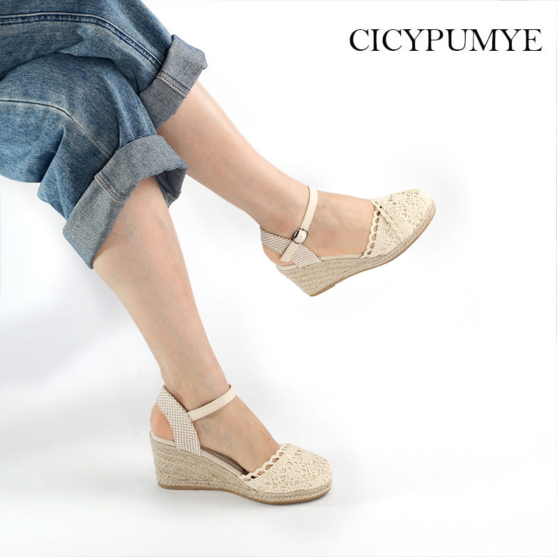 Keilsandalen aus Strohgeflecht – Bild 2 | LuxeStyle