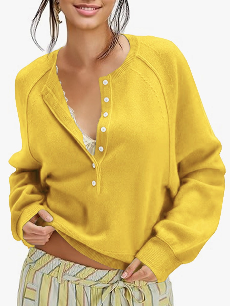 Halbgeöffnete Bluse mit Knöpfen