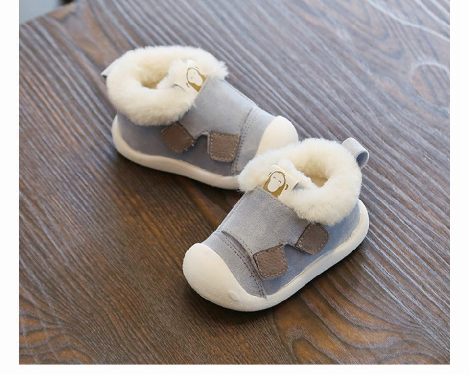 Velours-Schuhe für Kleinkinder – Bild 2 | LuxeStyle
