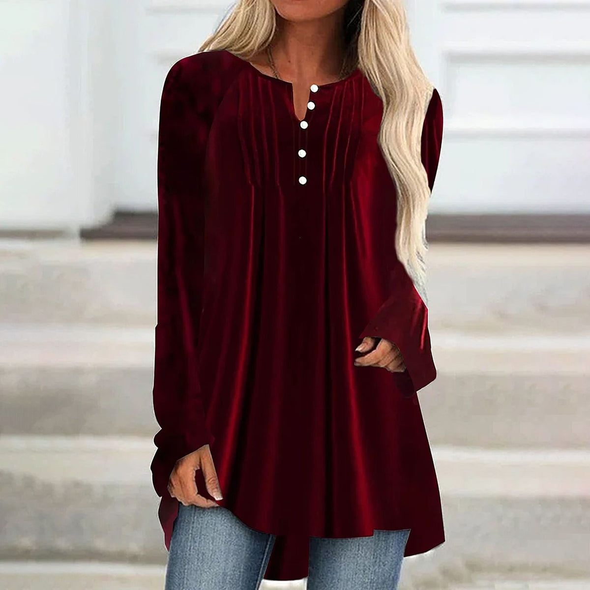 Samtbluse mit V-Ausschnitt