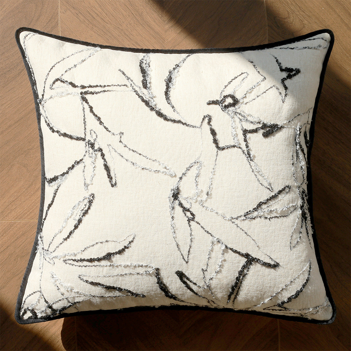 Elegant Embroidered Kissenbezug