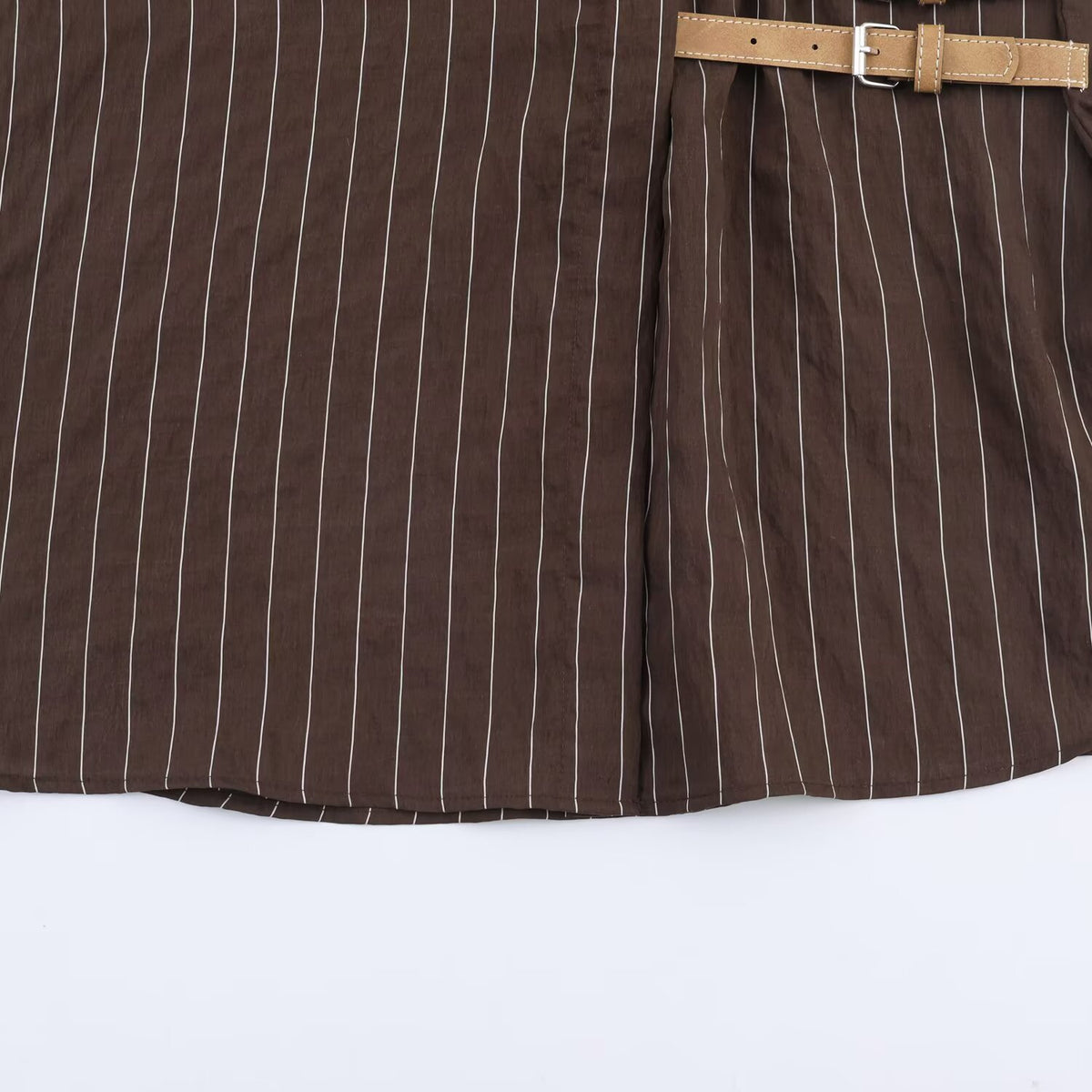 Gestreiftes Langarmhemd mit Schnallen-Dekor – Bild 4 | LuxeStyle