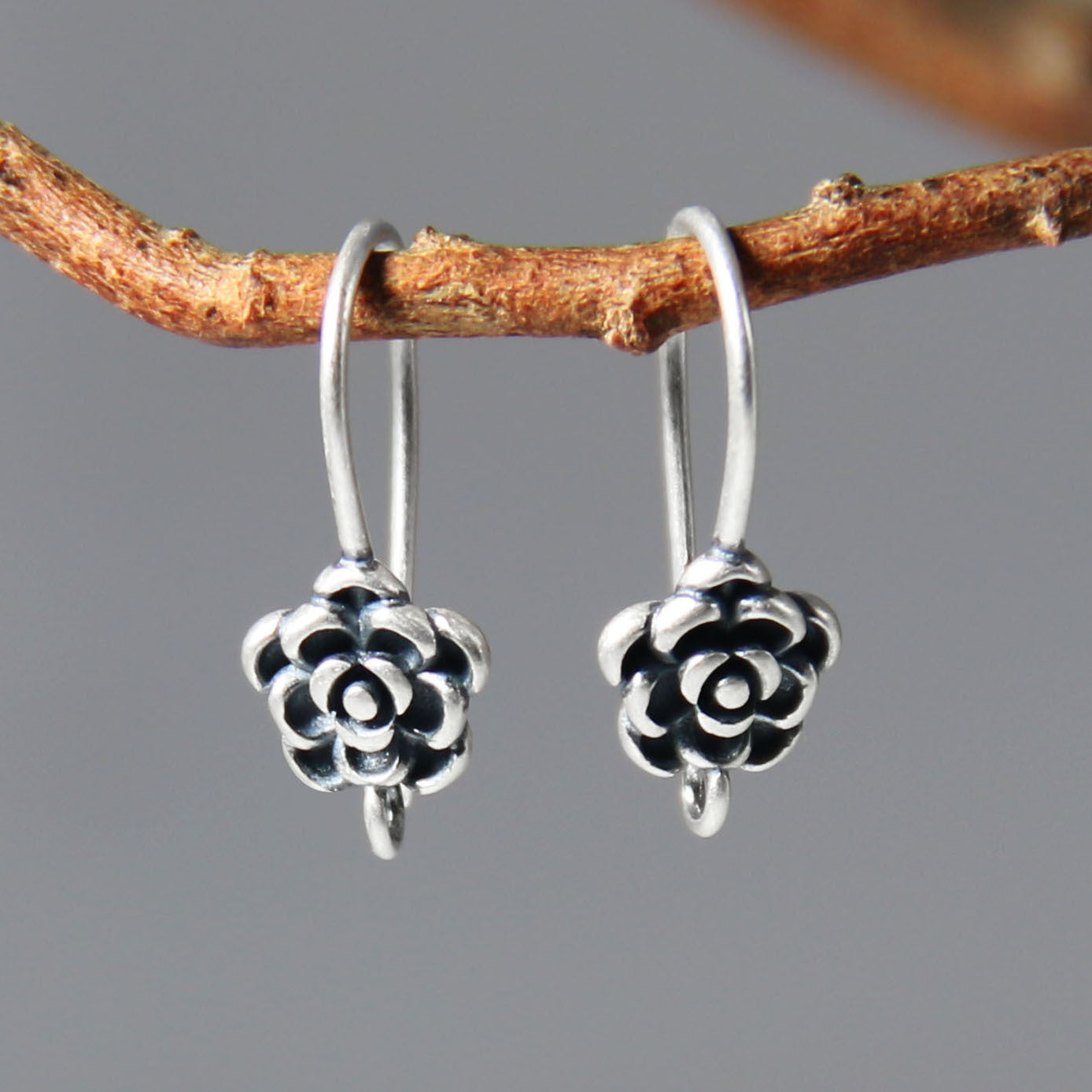 Ohrhaken "Ethno-Blume" aus 925er Sterlingsilber