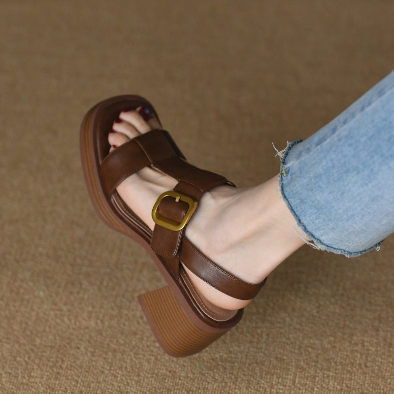 Retro-Sandalen mit T-Schnalle – Bild 5 | LuxeStyle