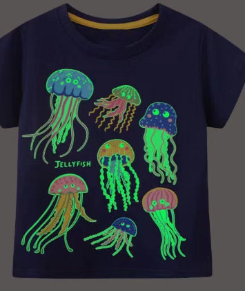 Leuchtendes Hai-T-Shirt für Kinder