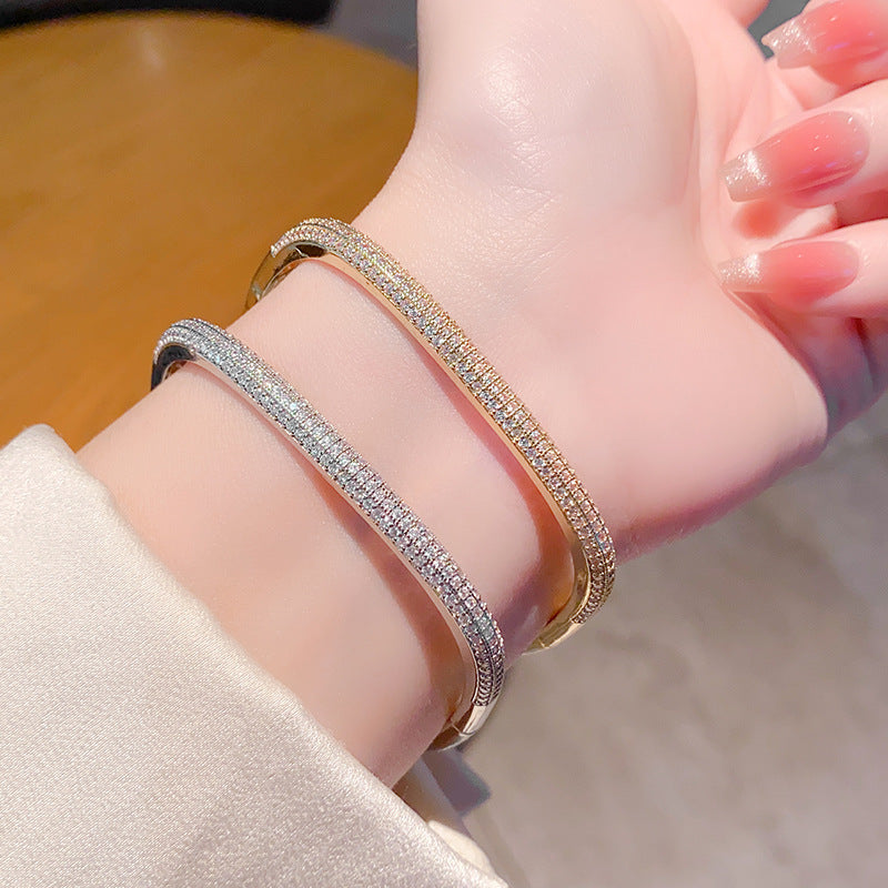 Diamantarmband mit Galaxie-Design – Bild 4 | LuxeStyle
