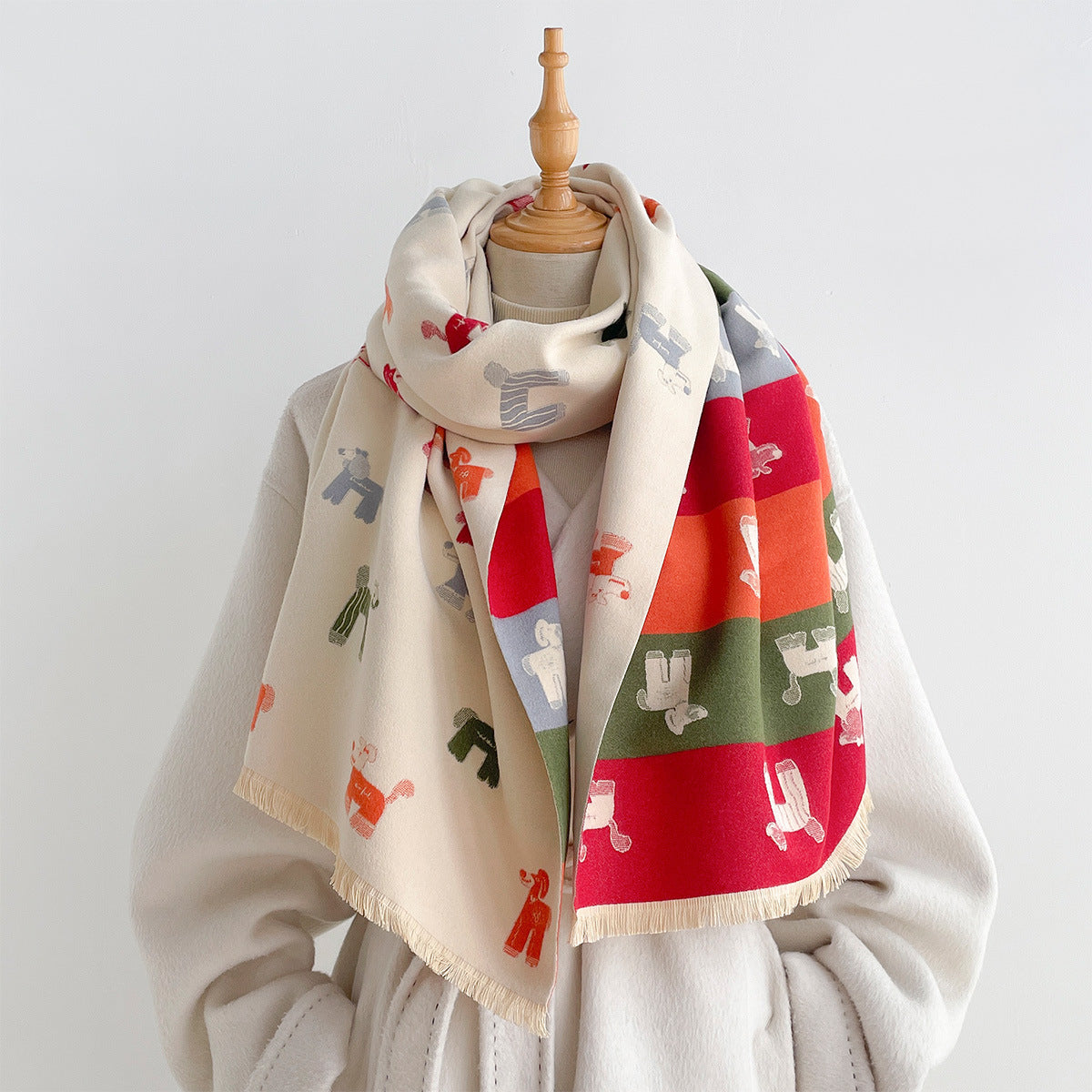 Jacquard-Schal mit Hundemuster, 180×65 cm – Bild 2 | LuxeStyle