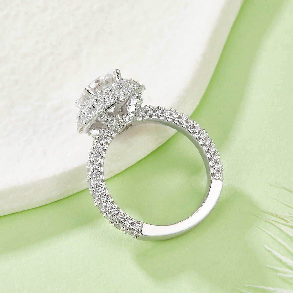 Moissanite Ring mit Doppel-Halo