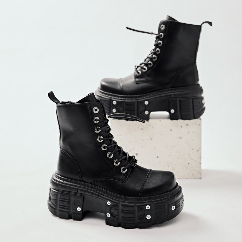 Martin Boots im Punk-Stil