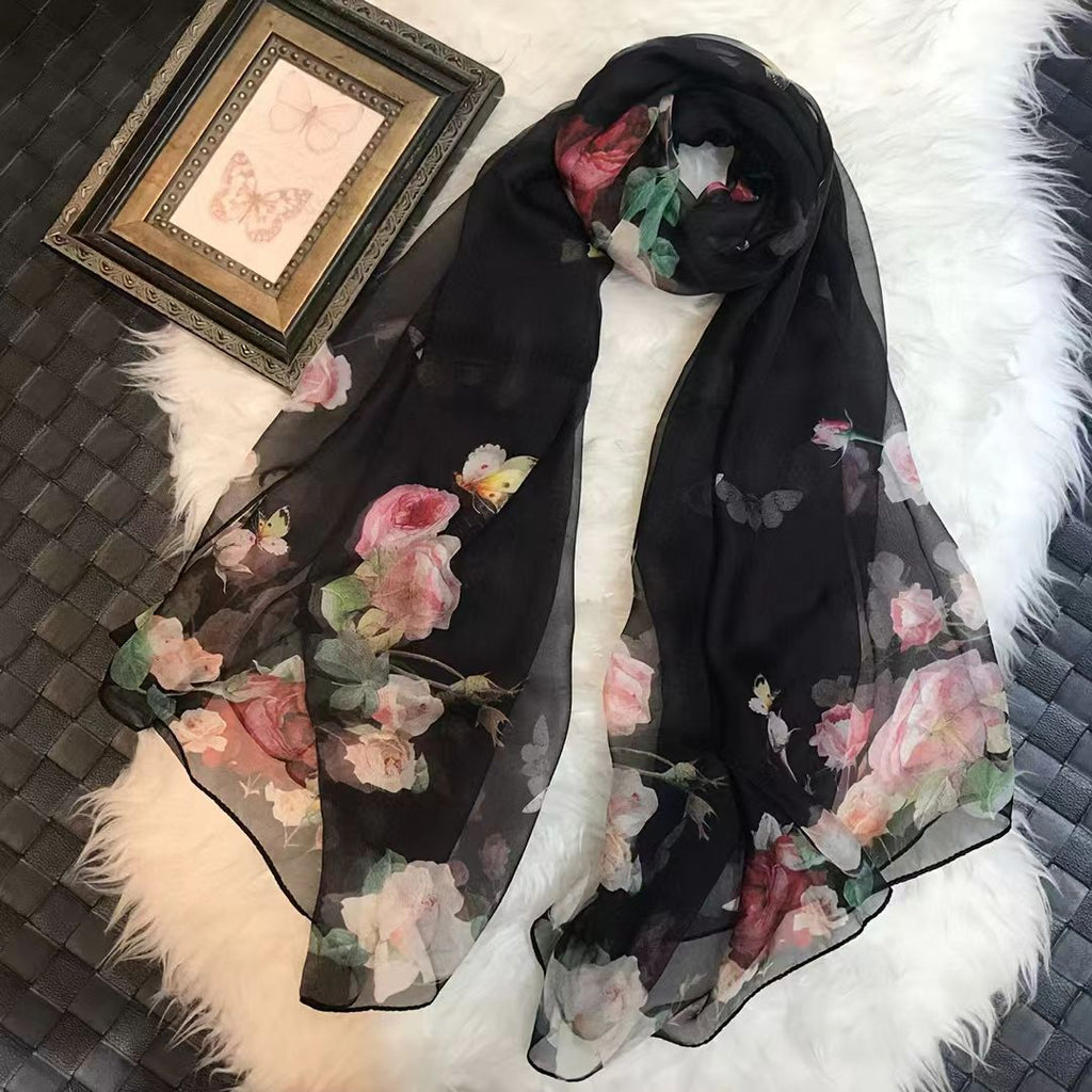 Seidenschal mit digitalem Print – leichte Luftigkeit – Bild 2 | LuxeStyle