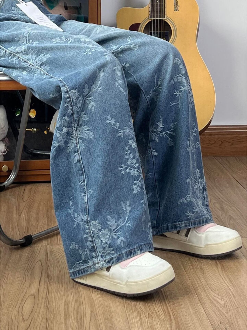 Weit geschnittene, geradlinige Hosen im Retro-Stil