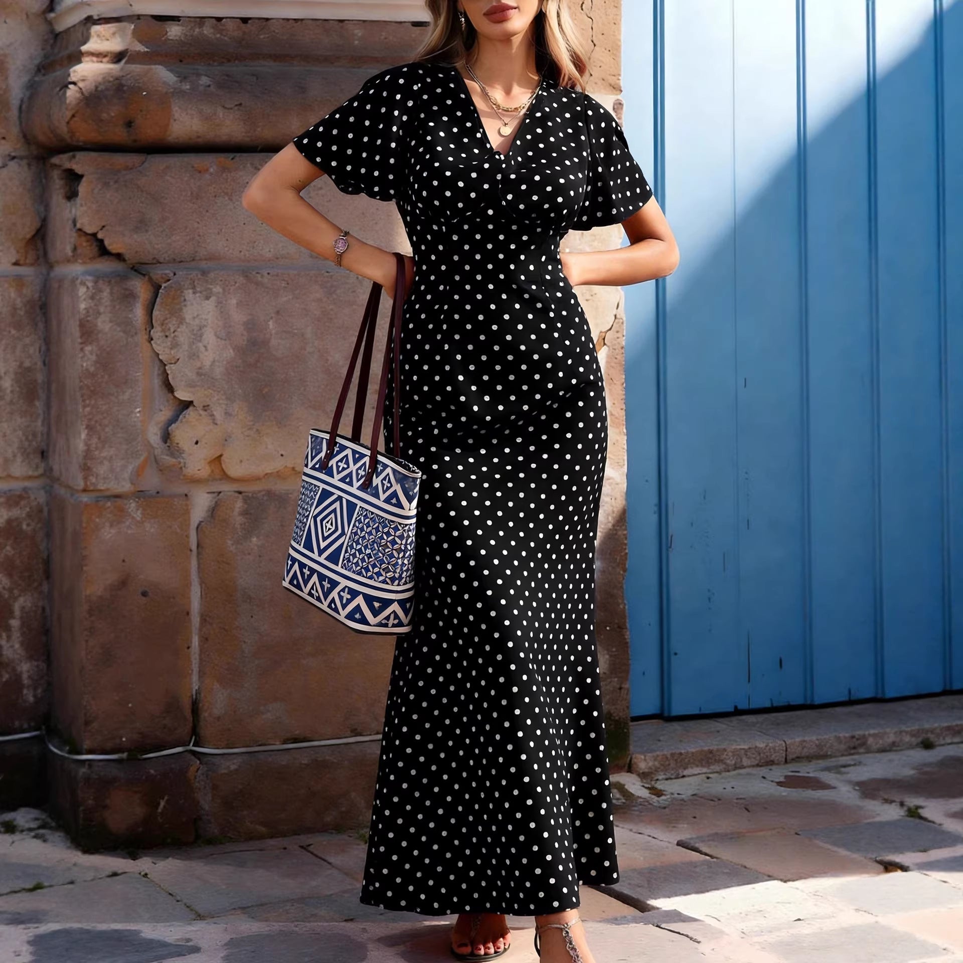 Rotes Polka-Punkt Kleid