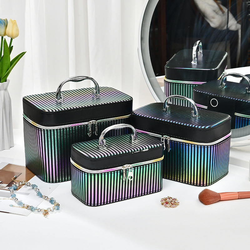 Kosmetiktasche mit Spiegel – Gross & Tragbar – Bild 3 | LuxeStyle