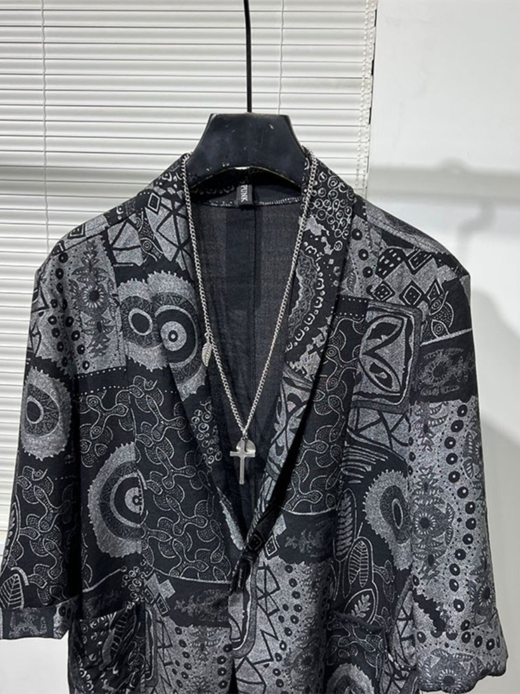 Sommerleichtes Herren-Loose-Shirt mit Print