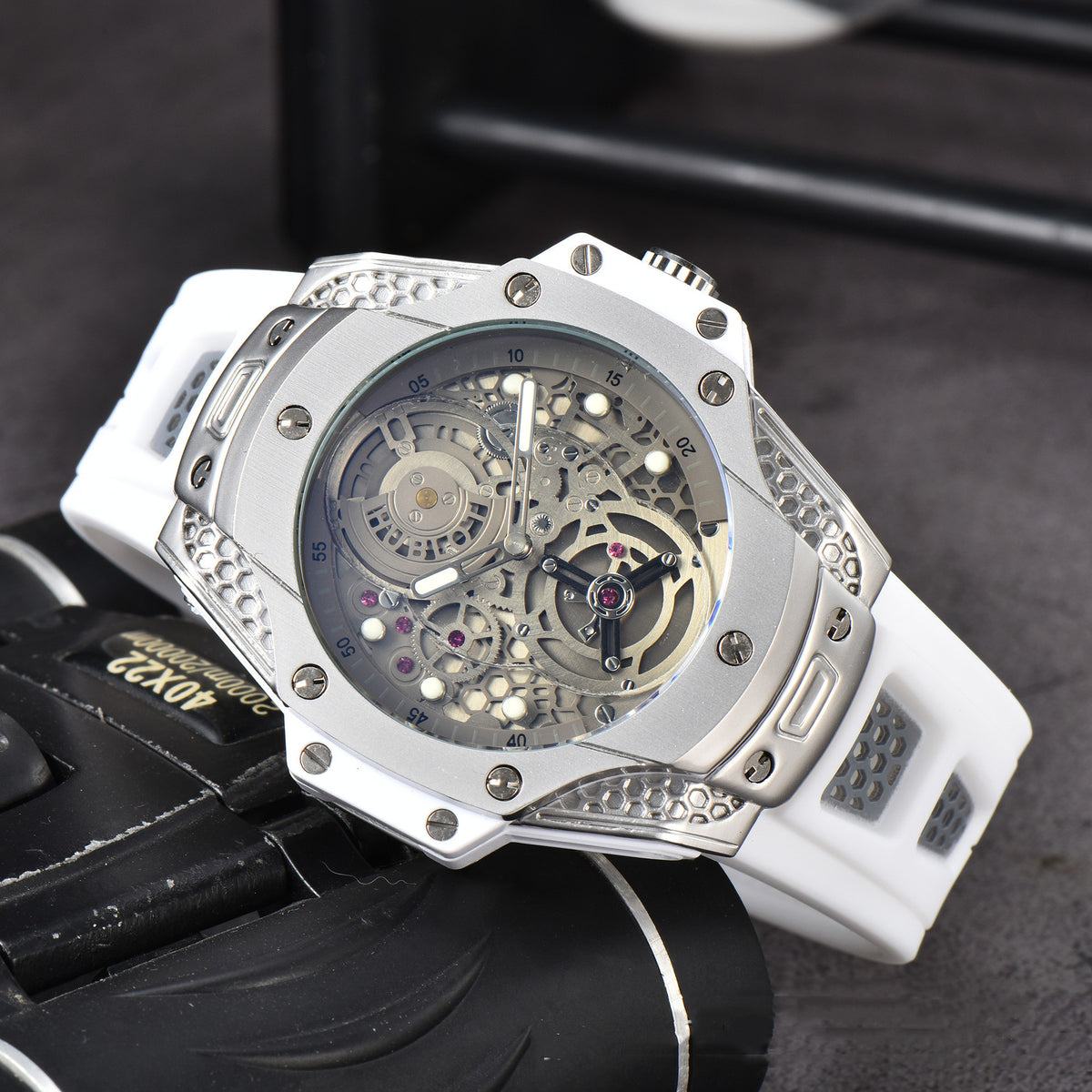 Quartz-Armbanduhr – Bild 1 | LuxeStyle