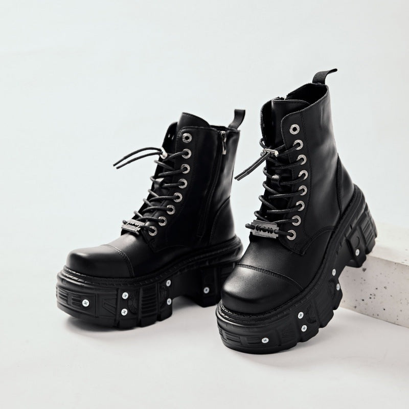 Martin Boots im Punk-Stil