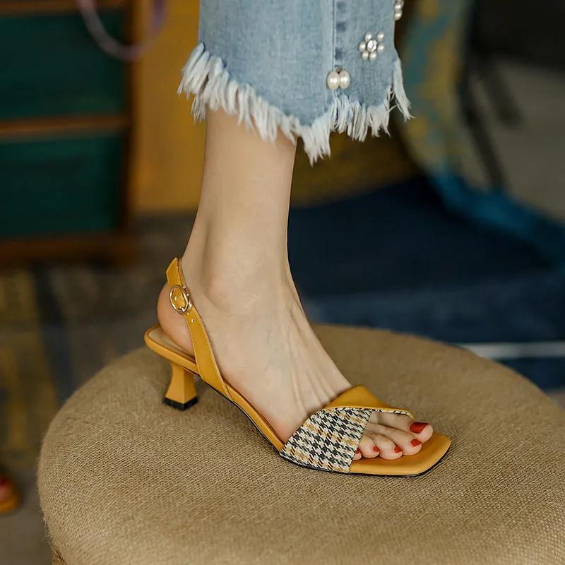 Fashion-Sandalen mit eckiger Zehenpartie – Bild 6 | LuxeStyle