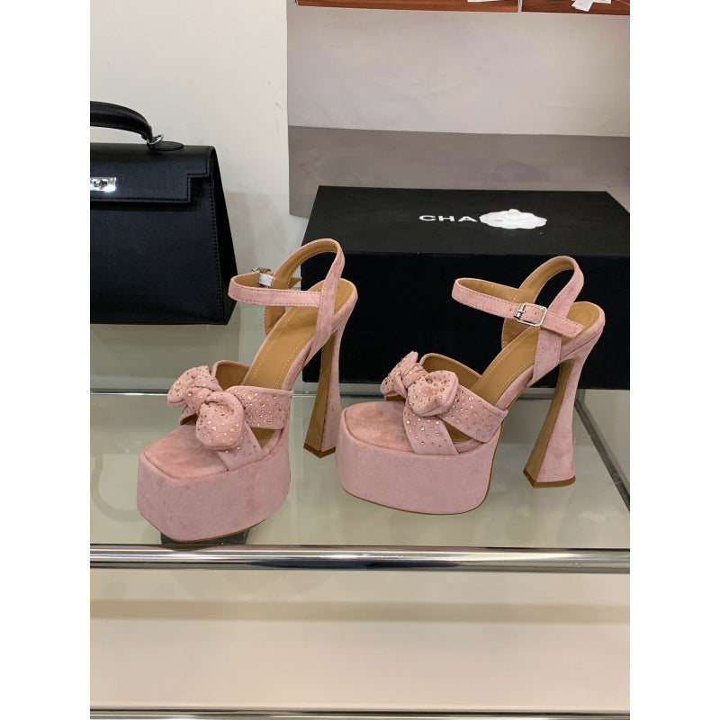 Chunky-Heel Sandalette mit eckiger Zehenpartie