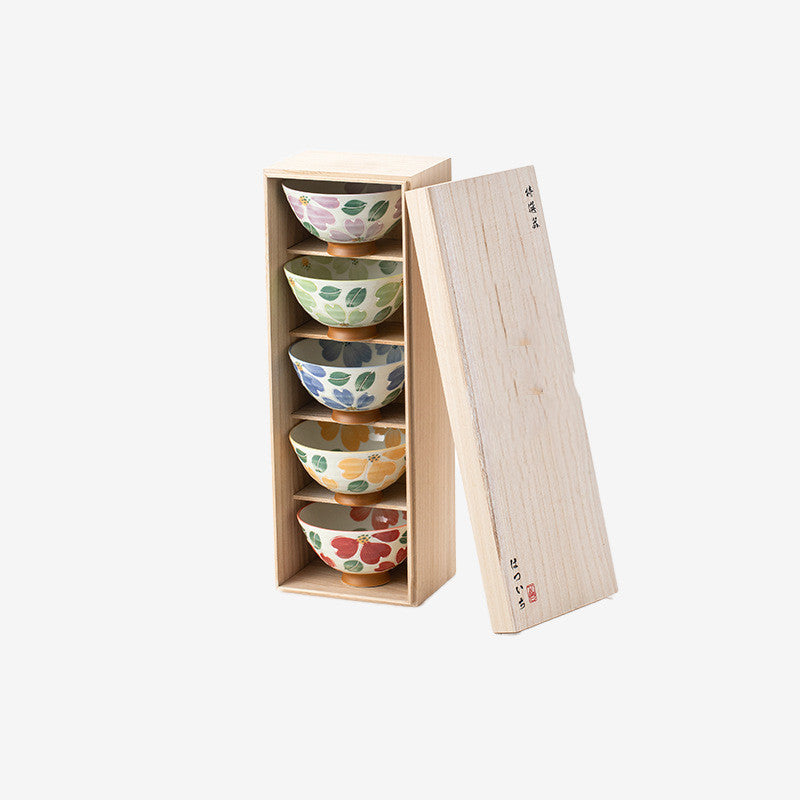 Japanische Keramik-Teeschale mit Blumenmuster