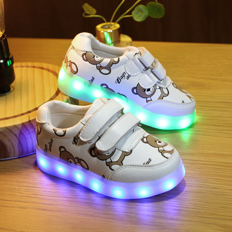 LED-Kinderschuhe mit USB-Ladefunktion und Flügeln