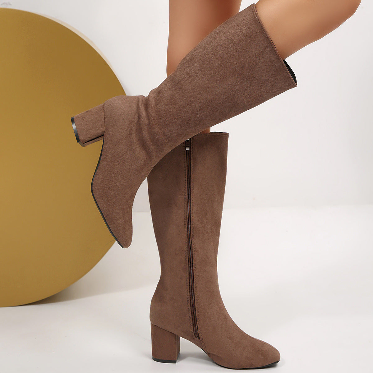 Overknee-Stiefel mit Chunky-Heel aus Wildleder