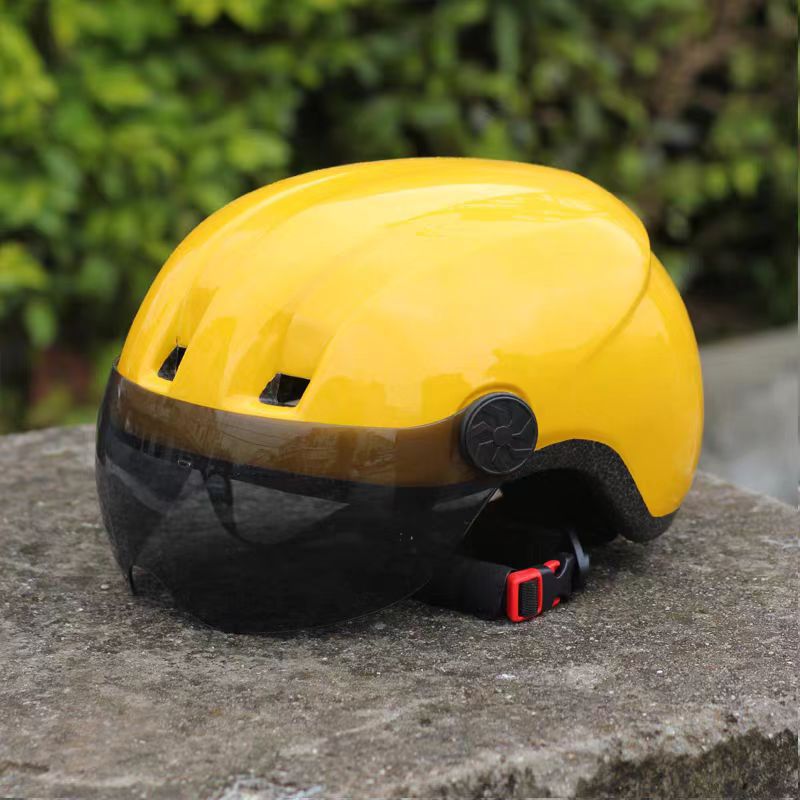 Fahrradhelm mit Visier – Bild 2 | LuxeStyle