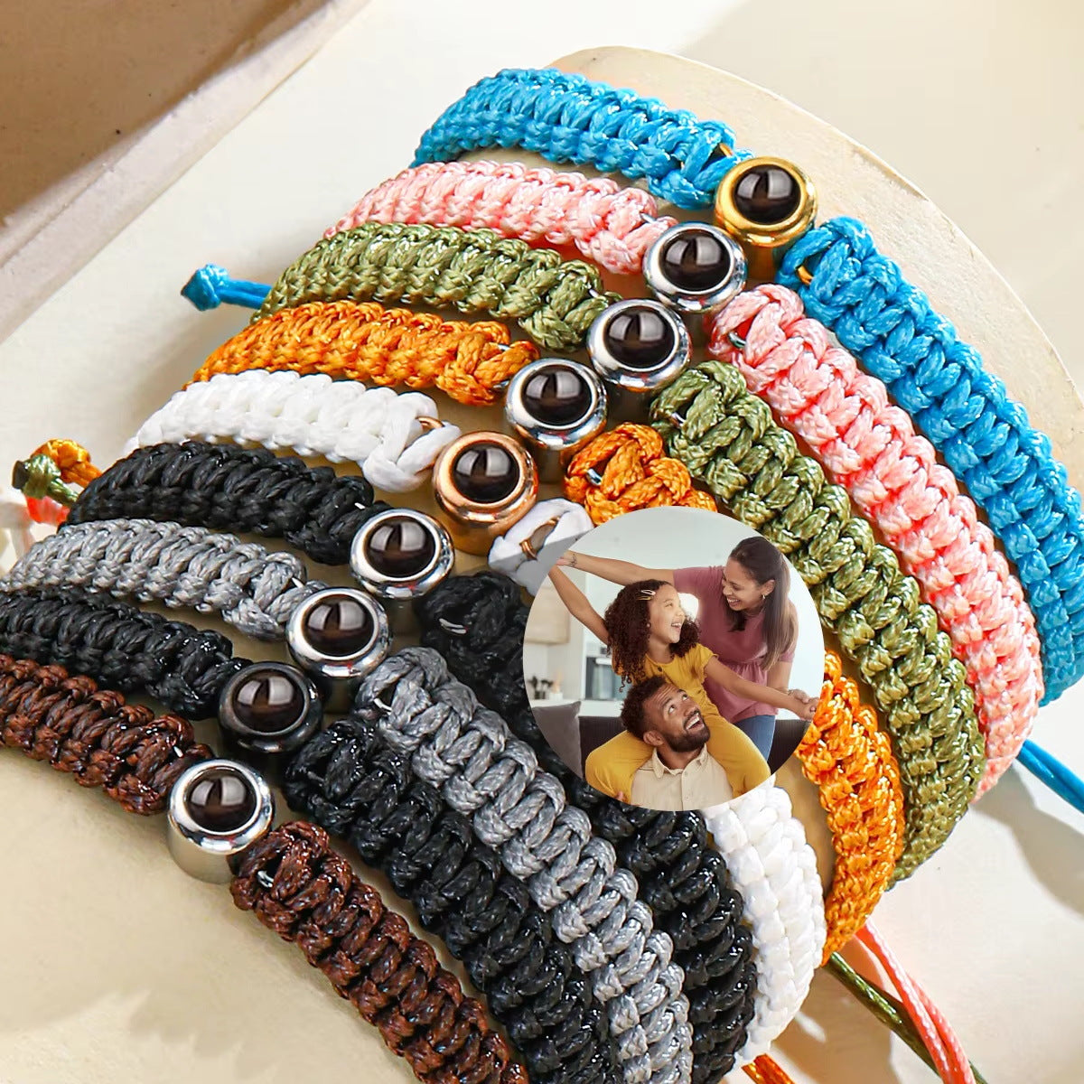Armband mit Projektionsfunktion – Bild 7 | LuxeStyle