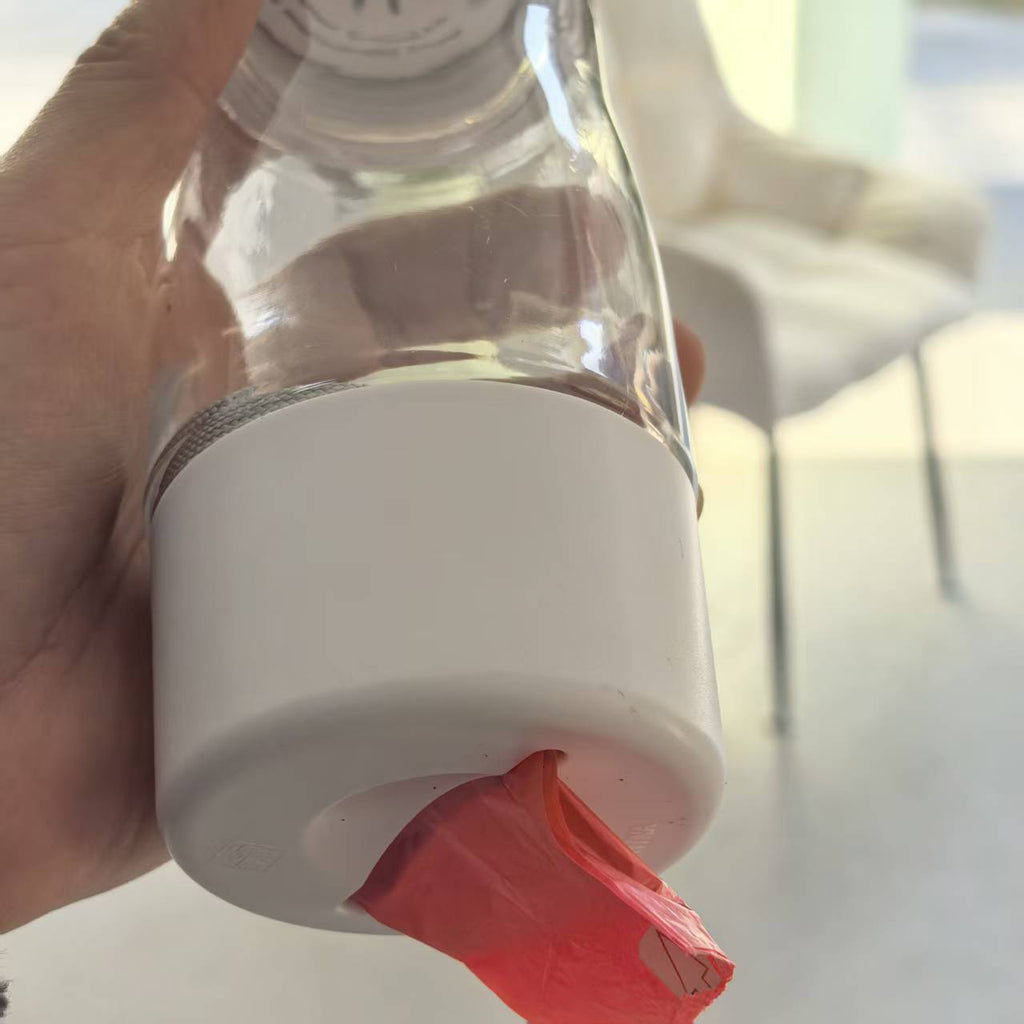 Reise-Trinkflasche für Haustiere mit Futterfach