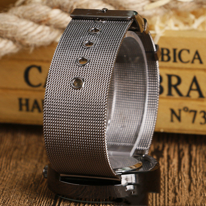 Herren Armbanduhr mit Milanaise-Armband – Bild 4 | LuxeStyle
